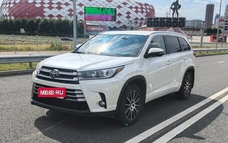Toyota Highlander III, 2019 год, 5 490 000 рублей, 3 фотография