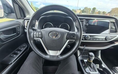 Toyota Highlander III, 2019 год, 5 490 000 рублей, 15 фотография