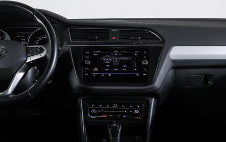 Volkswagen Tiguan II, 2021 год, 3 099 000 рублей, 13 фотография