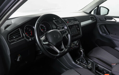 Volkswagen Tiguan II, 2021 год, 3 099 000 рублей, 15 фотография