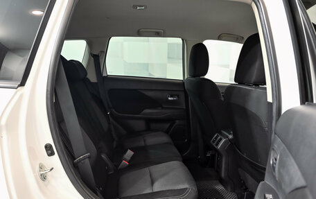Mitsubishi Outlander III рестайлинг 3, 2018 год, 2 350 000 рублей, 21 фотография