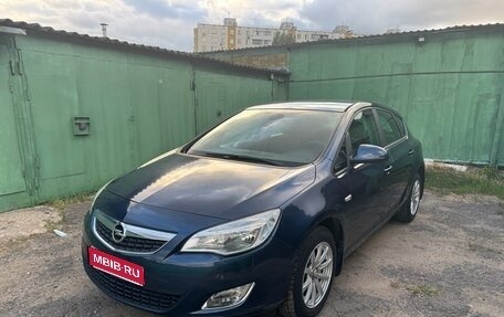 Opel Astra J, 2011 год, 1 000 000 рублей, 1 фотография