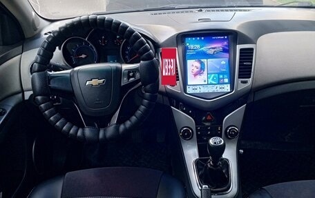 Chevrolet Cruze II, 2010 год, 570 000 рублей, 9 фотография
