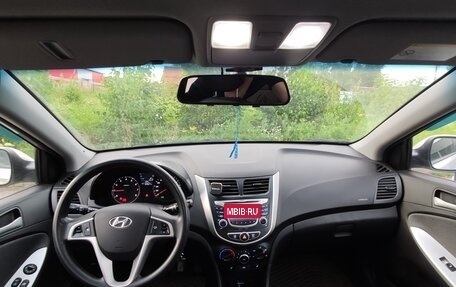 Hyundai Solaris II рестайлинг, 2013 год, 730 000 рублей, 3 фотография
