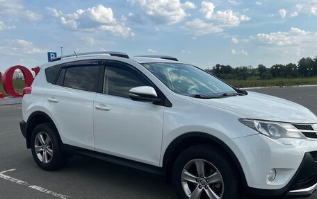 Toyota RAV4, 2015 год, 2 000 000 рублей, 3 фотография