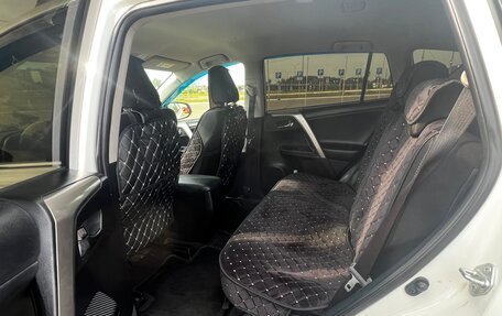 Toyota RAV4, 2015 год, 2 000 000 рублей, 9 фотография
