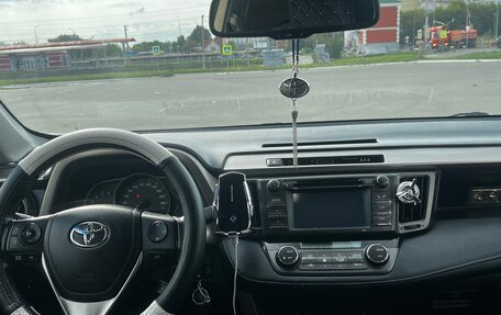 Toyota RAV4, 2015 год, 2 000 000 рублей, 8 фотография