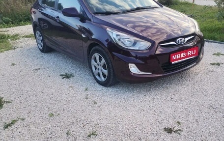 Hyundai Solaris II рестайлинг, 2012 год, 760 000 рублей, 1 фотография