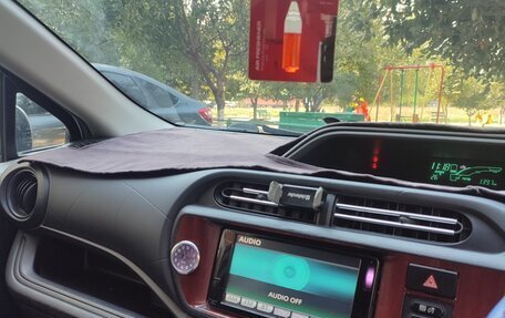 Toyota Aqua I, 2013 год, 600 000 рублей, 6 фотография