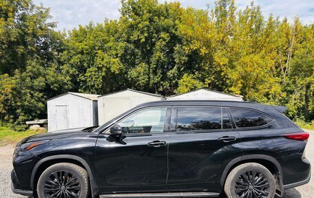 Toyota Highlander, 2021 год, 6 000 000 рублей, 3 фотография