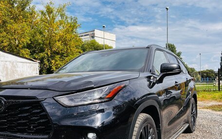 Toyota Highlander, 2021 год, 6 000 000 рублей, 2 фотография