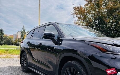 Toyota Highlander, 2021 год, 6 000 000 рублей, 8 фотография