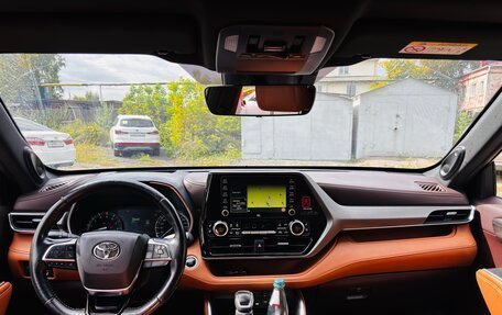 Toyota Highlander, 2021 год, 6 000 000 рублей, 16 фотография