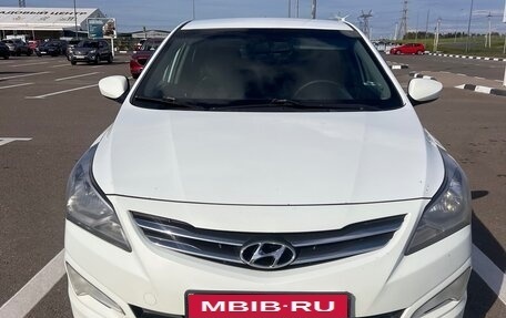 Hyundai Solaris II рестайлинг, 2015 год, 850 000 рублей, 2 фотография