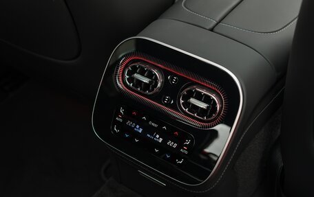 Mercedes-Benz S-Класс, 2026 год, 27 000 000 рублей, 38 фотография