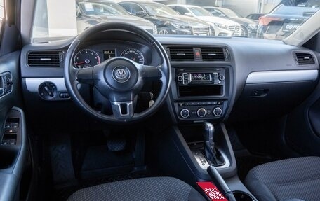 Volkswagen Jetta VI, 2012 год, 999 000 рублей, 6 фотография