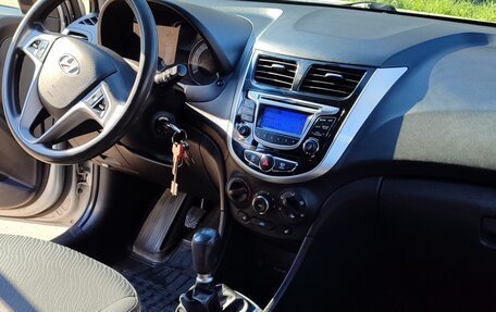 Hyundai Solaris II рестайлинг, 2014 год, 950 000 рублей, 6 фотография