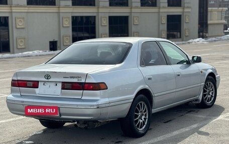 Toyota Camry, 1997 год, 300 000 рублей, 5 фотография