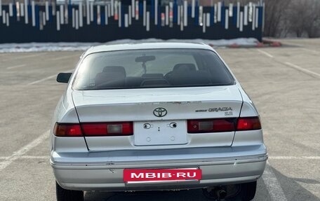 Toyota Camry, 1997 год, 300 000 рублей, 4 фотография
