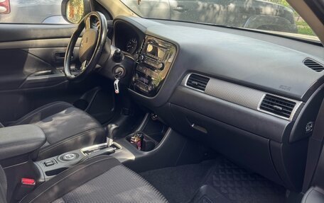 Mitsubishi Outlander III рестайлинг 3, 2016 год, 1 780 000 рублей, 3 фотография
