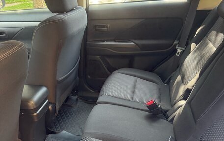 Mitsubishi Outlander III рестайлинг 3, 2016 год, 1 780 000 рублей, 6 фотография