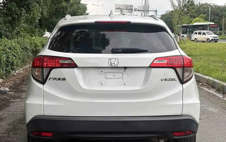 Honda Vezel, 2022 год, 1 340 000 рублей, 5 фотография