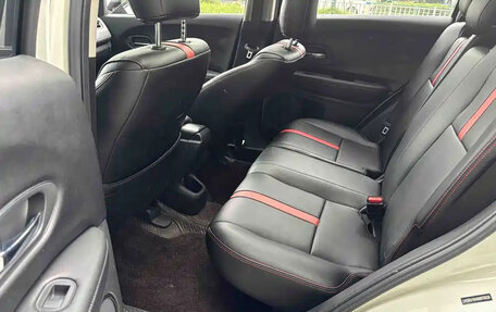 Honda Vezel, 2022 год, 1 340 000 рублей, 8 фотография
