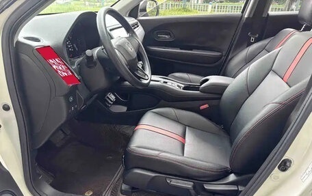 Honda Vezel, 2022 год, 1 340 000 рублей, 7 фотография