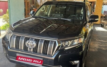Toyota Land Cruiser Prado 150 рестайлинг 2, 2019 год, 5 999 999 рублей, 19 фотография