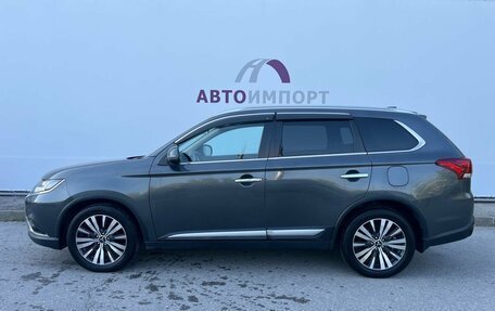 Mitsubishi Outlander III рестайлинг 3, 2019 год, 2 220 000 рублей, 5 фотография