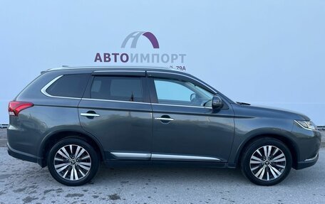 Mitsubishi Outlander III рестайлинг 3, 2019 год, 2 220 000 рублей, 6 фотография