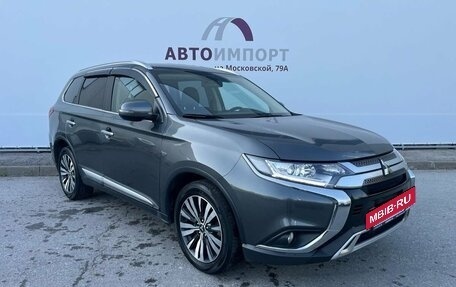 Mitsubishi Outlander III рестайлинг 3, 2019 год, 2 220 000 рублей, 3 фотография