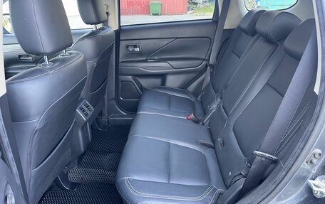 Mitsubishi Outlander III рестайлинг 3, 2019 год, 2 220 000 рублей, 20 фотография