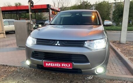 Mitsubishi Outlander III рестайлинг 3, 2013 год, 1 290 000 рублей, 1 фотография