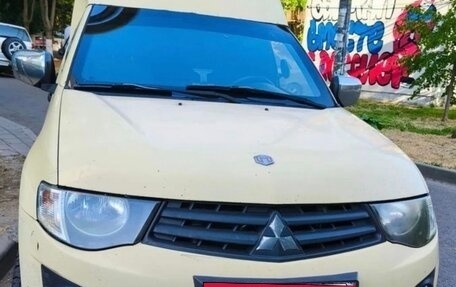 Mitsubishi L200 IV рестайлинг, 2013 год, 825 000 рублей, 2 фотография