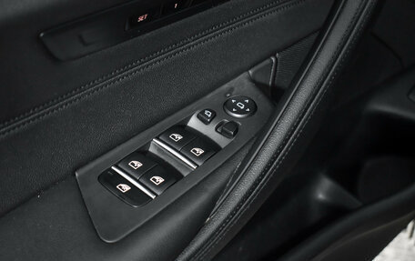 BMW 5 серия, 2019 год, 2 345 000 рублей, 10 фотография