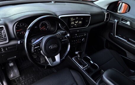 KIA Sportage IV рестайлинг, 2018 год, 2 199 000 рублей, 5 фотография