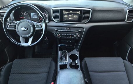 KIA Sportage IV рестайлинг, 2018 год, 2 199 000 рублей, 6 фотография