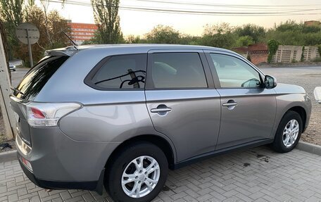 Mitsubishi Outlander III рестайлинг 3, 2013 год, 1 290 000 рублей, 6 фотография