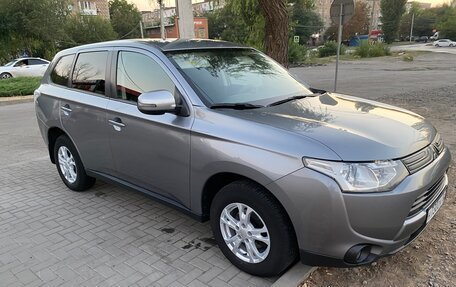 Mitsubishi Outlander III рестайлинг 3, 2013 год, 1 290 000 рублей, 4 фотография