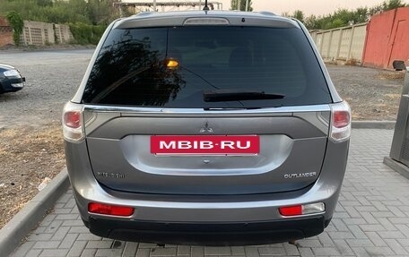 Mitsubishi Outlander III рестайлинг 3, 2013 год, 1 290 000 рублей, 8 фотография