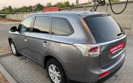 Mitsubishi Outlander III рестайлинг 3, 2013 год, 1 290 000 рублей, 7 фотография