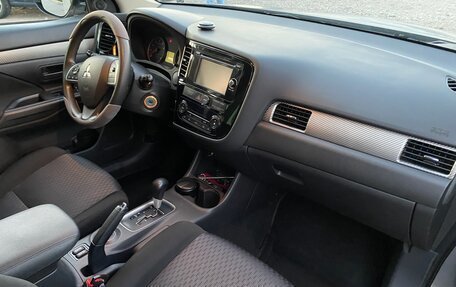 Mitsubishi Outlander III рестайлинг 3, 2013 год, 1 290 000 рублей, 14 фотография