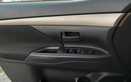 Mitsubishi Outlander III рестайлинг 3, 2013 год, 1 290 000 рублей, 19 фотография