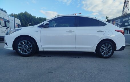 Hyundai Solaris II рестайлинг, 2021 год, 1 700 000 рублей, 4 фотография
