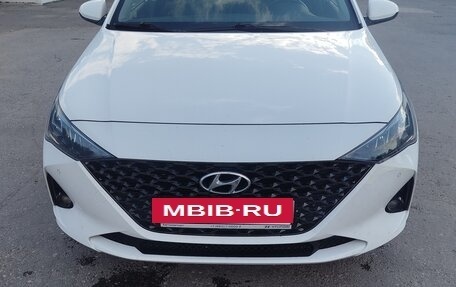 Hyundai Solaris II рестайлинг, 2021 год, 1 700 000 рублей, 3 фотография