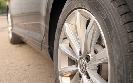 Volkswagen Passat B8 рестайлинг, 2015 год, 1 900 000 рублей, 11 фотография