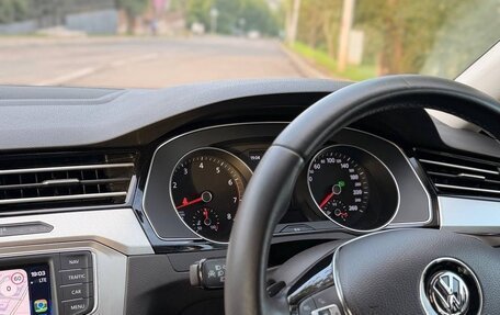 Volkswagen Passat B8 рестайлинг, 2015 год, 1 900 000 рублей, 18 фотография