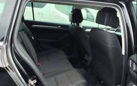 Volkswagen Passat B8 рестайлинг, 2015 год, 1 900 000 рублей, 38 фотография