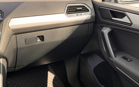 Volkswagen Tiguan II, 2019 год, 2 290 000 рублей, 16 фотография